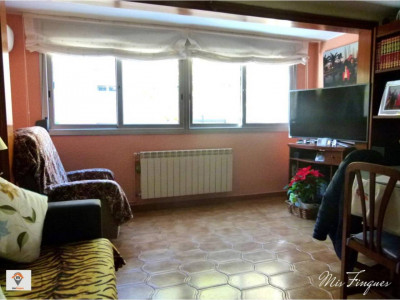 ACOGEDOR PISO VENTA ZONA MERINALES-SABADELL