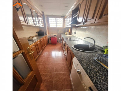 AMPLIO PISO CANTONERO DE 4 HABITACIONES EN LA CREU DE BARBERÁ!!! 