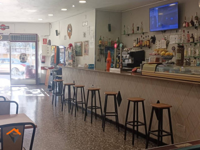 BAR EN FUNCIONAMIENTO CON PATIO DE 70M²!!!