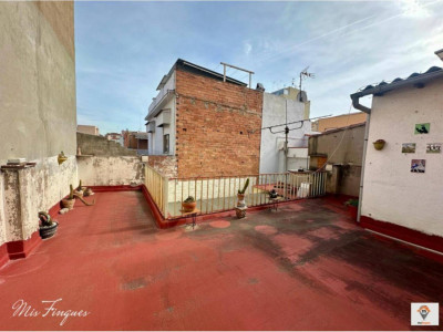 CASA EN LA CREU DE BARBERÁ CON GARAJE, PATIO Y GRAN TERRAZA!!!