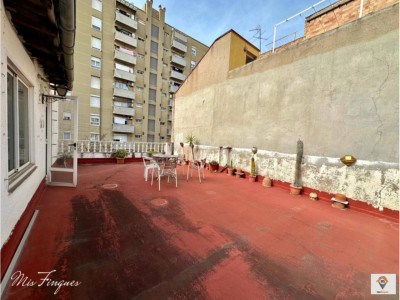 CASA EN LA CREU DE BARBERÁ CON GARAJE, PATIO Y GRAN TERRAZA!!!