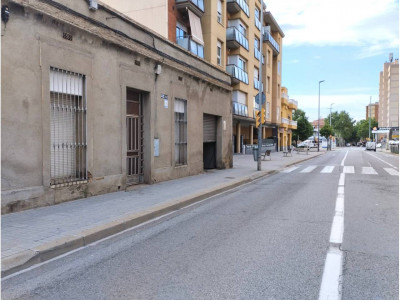 EN VENTA INMUEBLE-SOLAR EDIFICABLE A DOS CALLES EN SABADELL