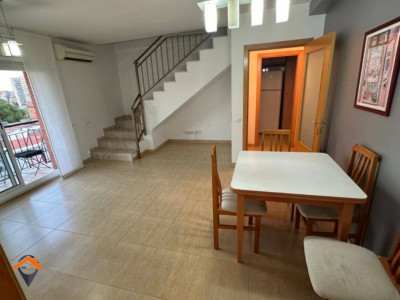 FANTASTICO DUPLEX EN VENTA CON TERRAZA Y BALCON