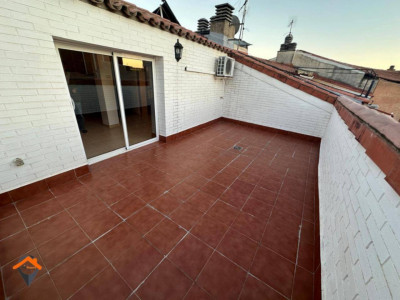 FANTASTICO DUPLEX EN VENTA CON TERRAZA Y BALCON