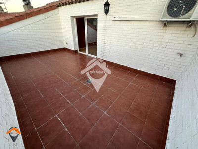 FANTASTICO DUPLEX EN VENTA CON TERRAZA Y BALCON