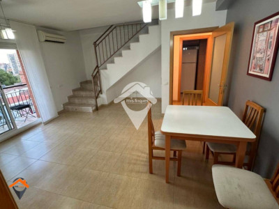 FANTASTICO DUPLEX EN VENTA CON TERRAZA Y BALCON