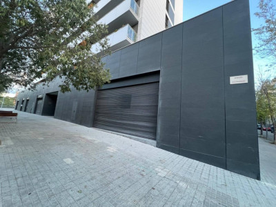 GRAN LOCAL COMERCIAL CANTONERO APTO PARA CUALQUIER NEGOCIO EN CAN LLONG-SABADELL