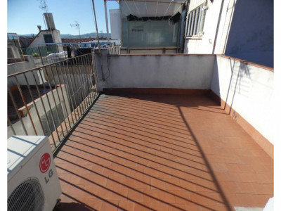 OCASION¡¡¡  CASA EN VENTA EN GRACIA-SABADELL PARA REFORMAR A SU GUSTO