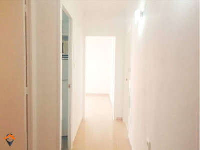 OPORTUNIDAD, PISO DE 4 HABITACIONES, PARA ENTRAR A VIVIR!!