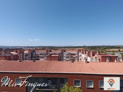 PISAZO  CON 4 HABITACIONES Y PARQUING!!!