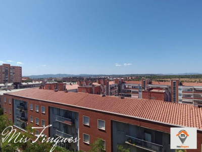 PISAZO  CON 4 HABITACIONES Y PARQUING!!!