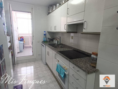 PISAZO  CON 4 HABITACIONES Y PARQUING!!!