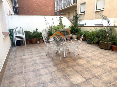 ¡PISO EN AVDA CONCORDIA CON TERRAZA DE 30M2!