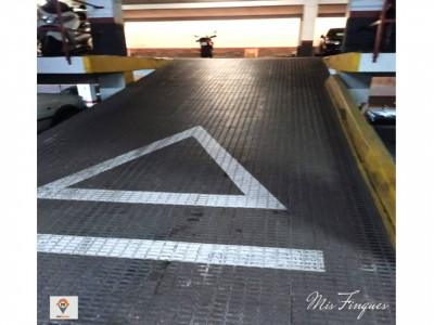 PLAZA DE PARKING EN EL CENTRO DE SABADELL!!