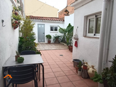 PRECIOSA CASA REFORMADA CON PATIO, TERRAZA Y JUNTO PLAZA DEL TRABAJO!!!