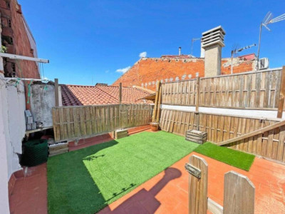 PRECIOSA CASA REFORMADA CON PATIO, TERRAZA Y JUNTO PLAZA DEL TRABAJO!!!