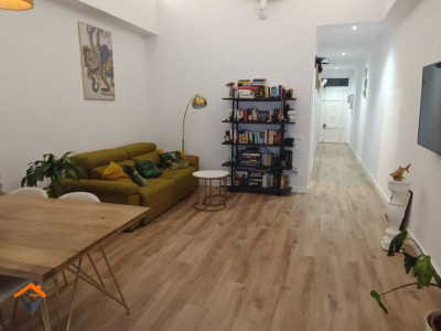 PRECIOSA CASA REFORMADA CON PATIO Y TERRAZA JUNTO PLAÇA DEL TREBALL