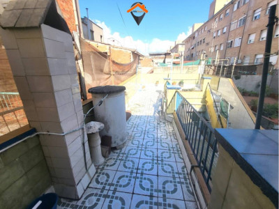 PRIMER PISO CON TERRAZA Y BALCÓN!! FINCA DE SOLO DOS VECINOS