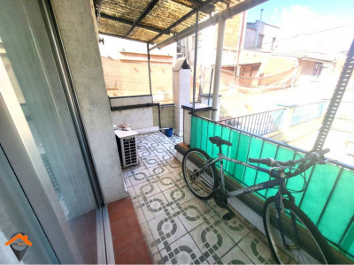 PRIMER PISO CON TERRAZA Y BALCÓN!! FINCA DE SOLO DOS VECINOS