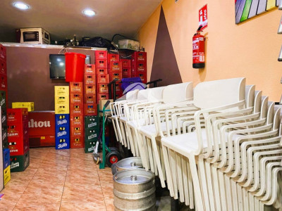 VENTA O TRASPASO DE FANTASTICO BAR CON TERRAZA EN SABADELL