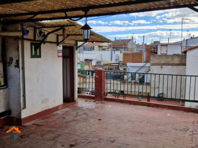 VIVIENDA CON ENTRADA INDEPENDIENTE, TERRAZA 40M2 Y SOLO UN VECINO!!